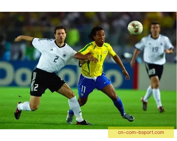 法国力克英格兰挺进世界杯四强创造历史性胜利瞬间